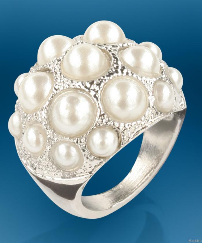 Inel din metal argintiu cu perle albe, marime 18 mm