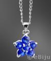 Pandantiv floare, cristale albastre
