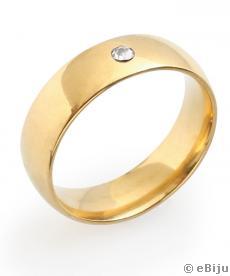 Aranyszínű karikagyűrű típusú gyűrű, fehér kristállyal