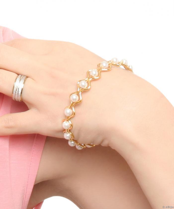 Bratara perle albe cu metal ondulat auriu