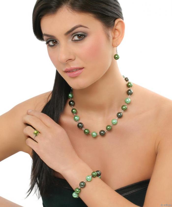 Colier perle de sticla verzi 