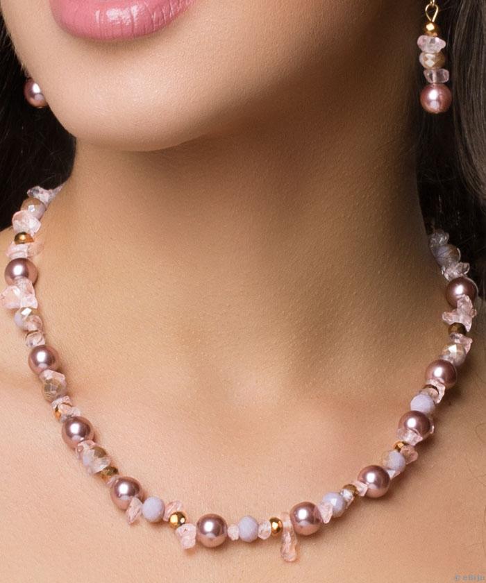 Colier roz cu perle si cristale