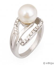 Elegáns gyűrű, ezüstszínű fém fehér üveggyönggyel