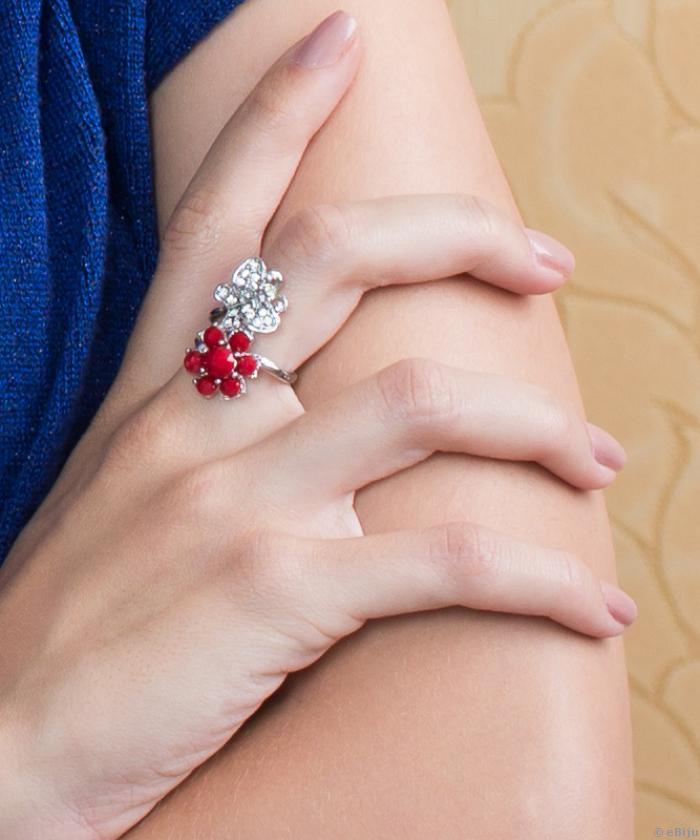Inel cu floare roşie, fluture din cristale şi metal argintiu, 19 mm