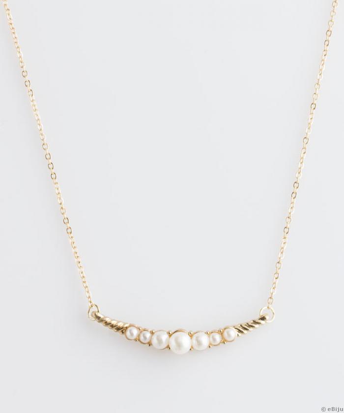 Pandantiv auriu cu perle de sticlă