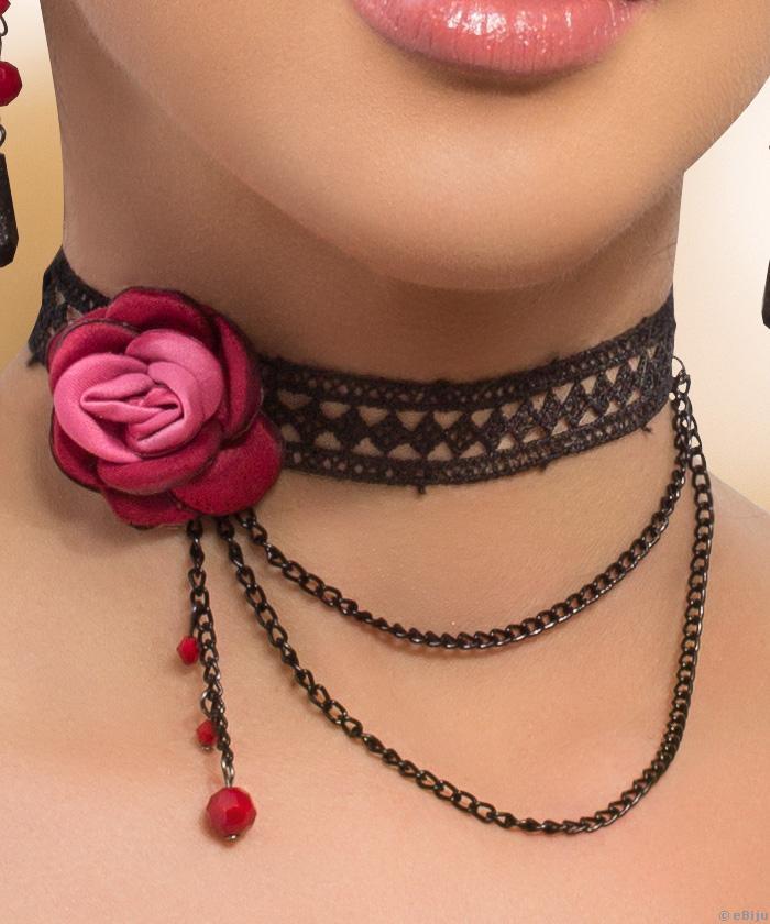 ÚJRACSOMAGOLT Fekete makramé choker nyakék, bordó rózsával