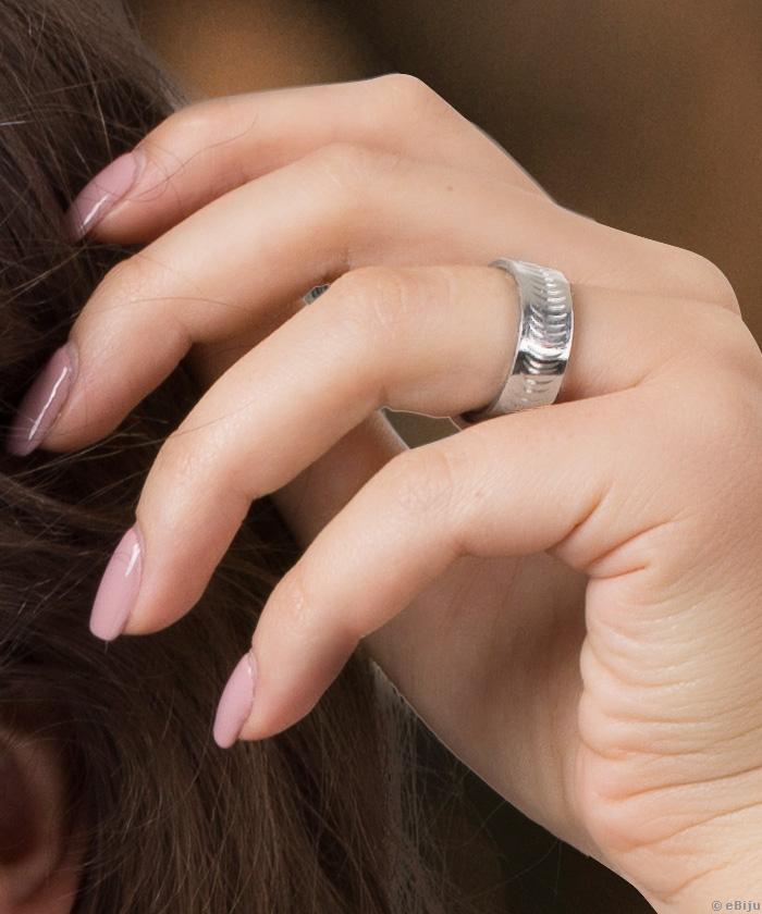 Uniszex gyűrű íves mintával